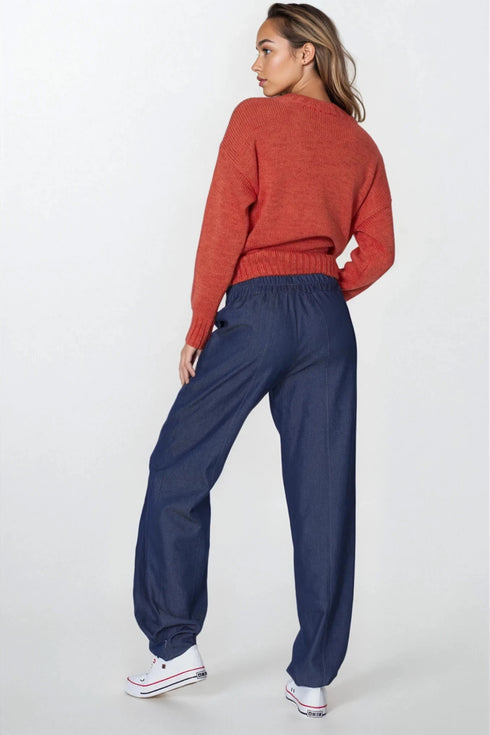 Women trousers model 216898