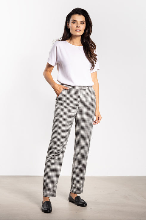 Women trousers model 218973