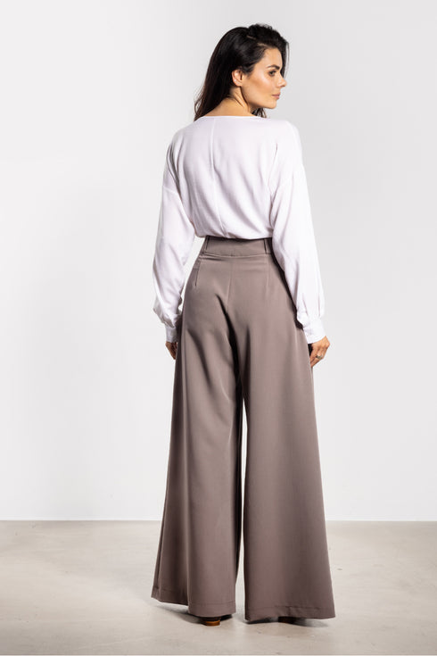 Women trousers model 218986