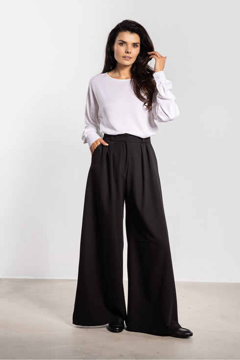 Women trousers model 218989