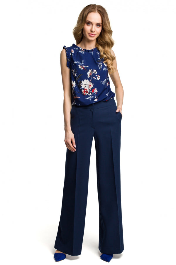 Women trousers model 117581