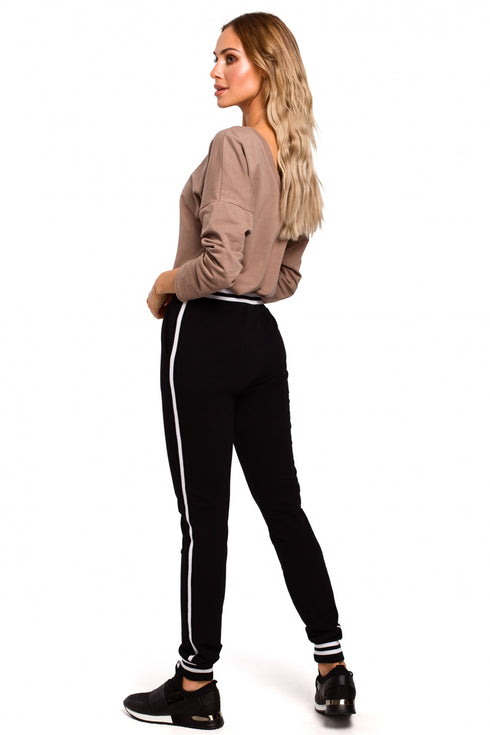 Women trousers model 135474