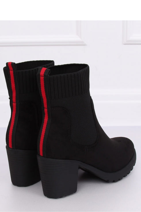Heel boots model 135821
