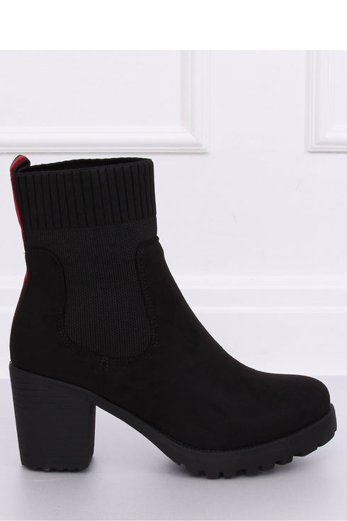 Heel boots model 135821