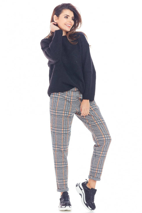 Women trousers model 148985