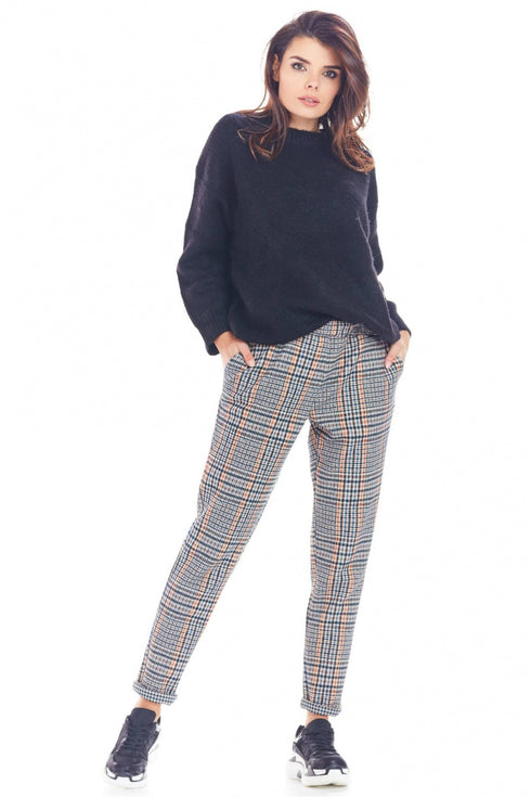 Women trousers model 148985