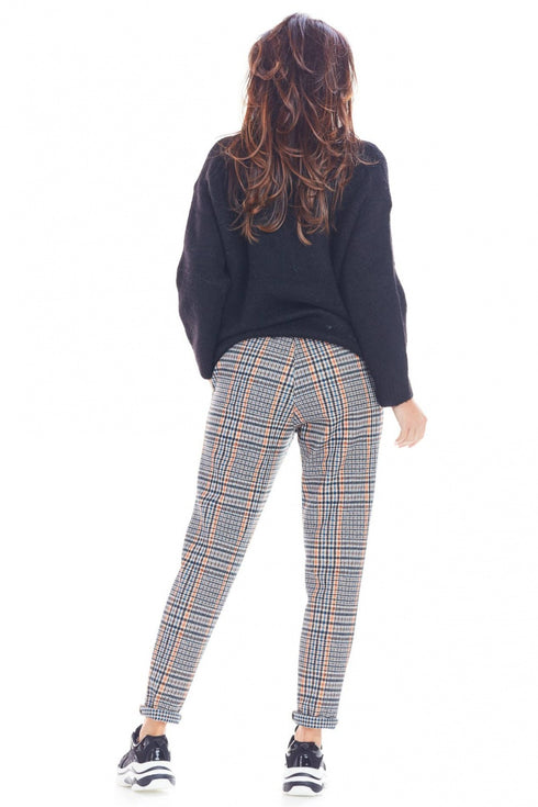 Women trousers model 148985