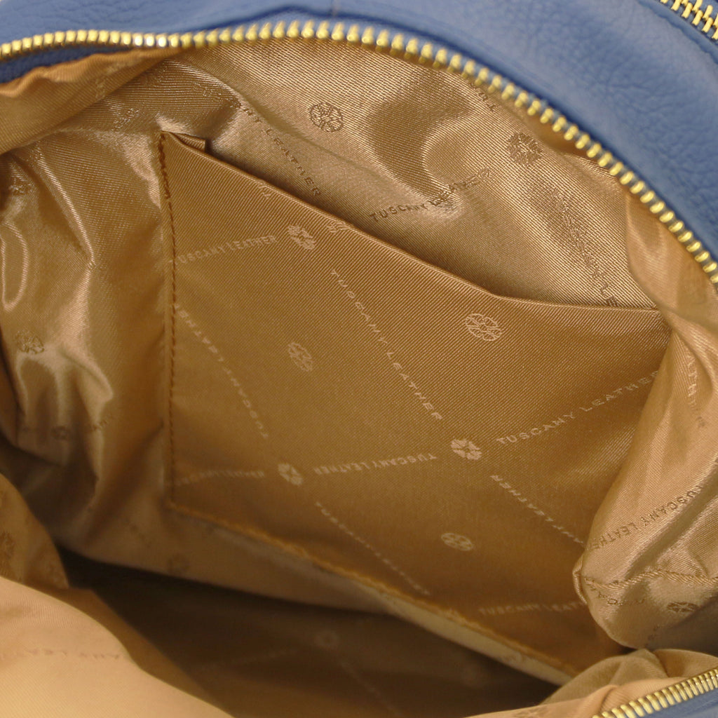 Sac à dos femme ELARA compact en cuir grainé à poche zippée