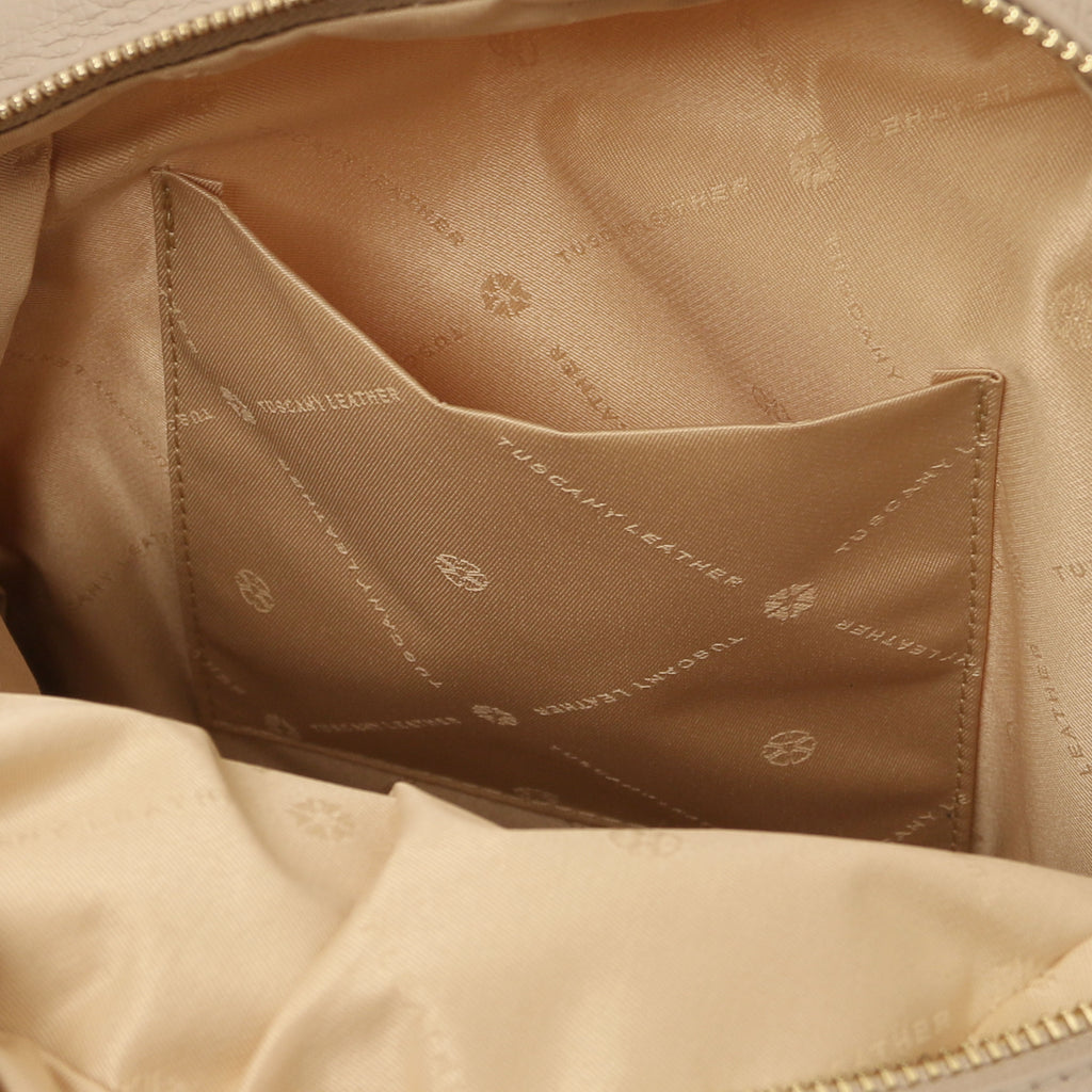 Sac à dos femme ELARA compact en cuir grainé à poche zippée