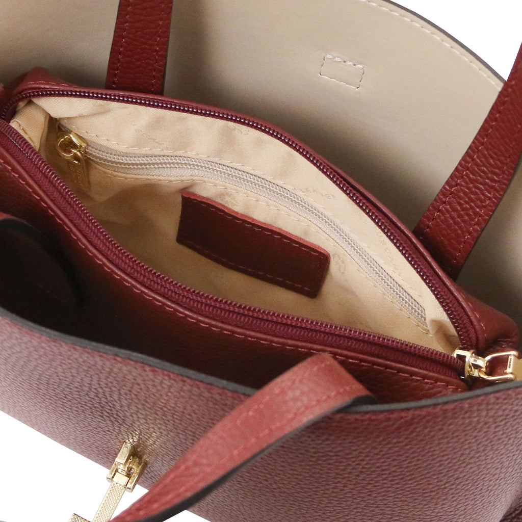 Sac cabas femme AGATHA structuré en cuir forme trapèze à fermoir