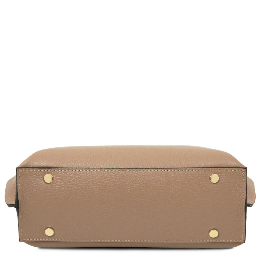 Sac cabas femme AGATHA structuré en cuir forme trapèze à fermoir