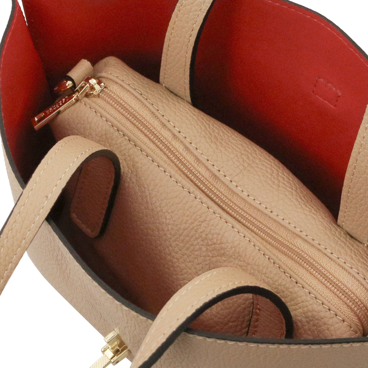 Sac cabas femme AGATHA structuré en cuir forme trapèze à fermoir