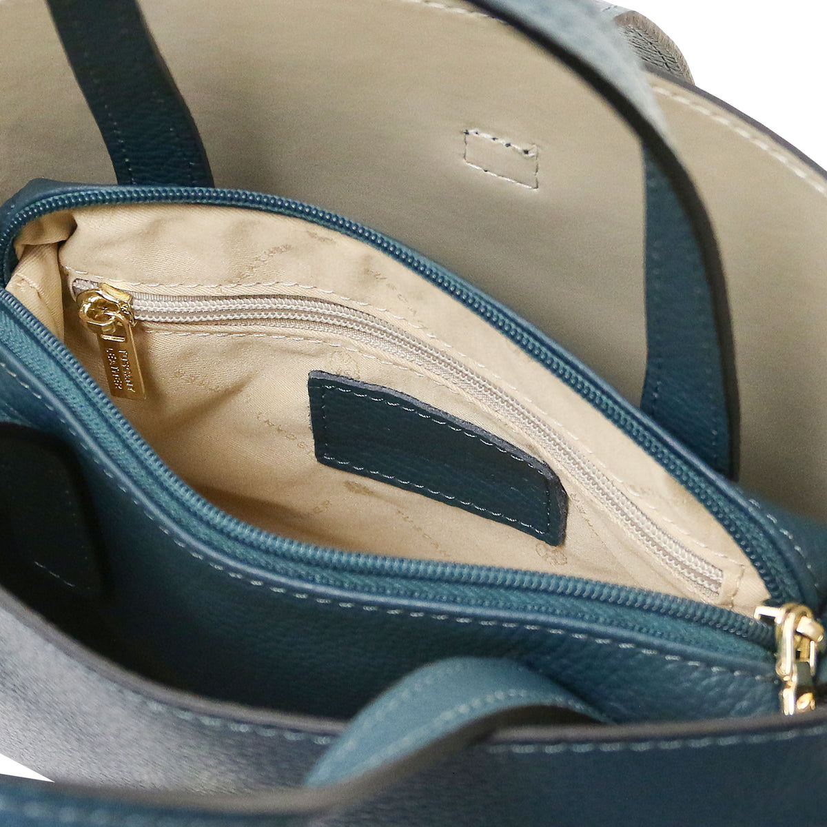 Sac cabas femme AGATHA structuré en cuir forme trapèze à fermoir