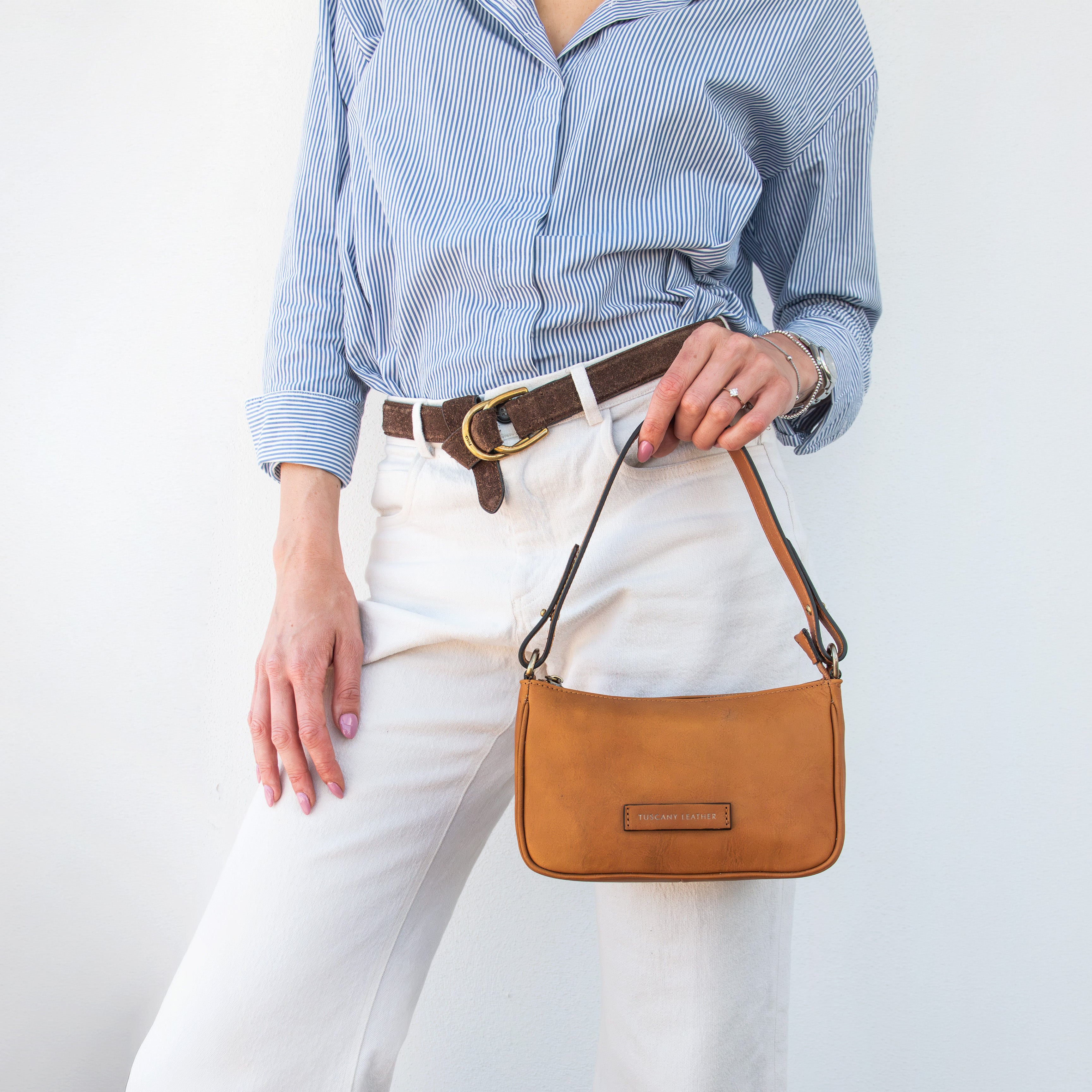 PARFAIT — Sac pochette en cuir pleine fleur