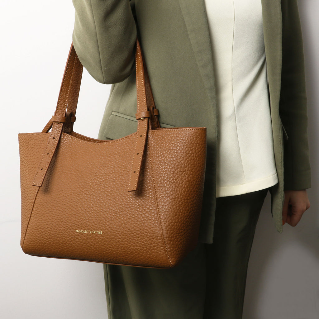 LIBRA — Grand sac shopping en cuir gros grain