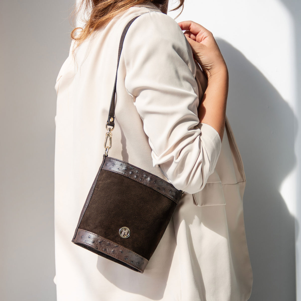 Sac seau femme OSTREA cuir suède effet autruche bandoulière