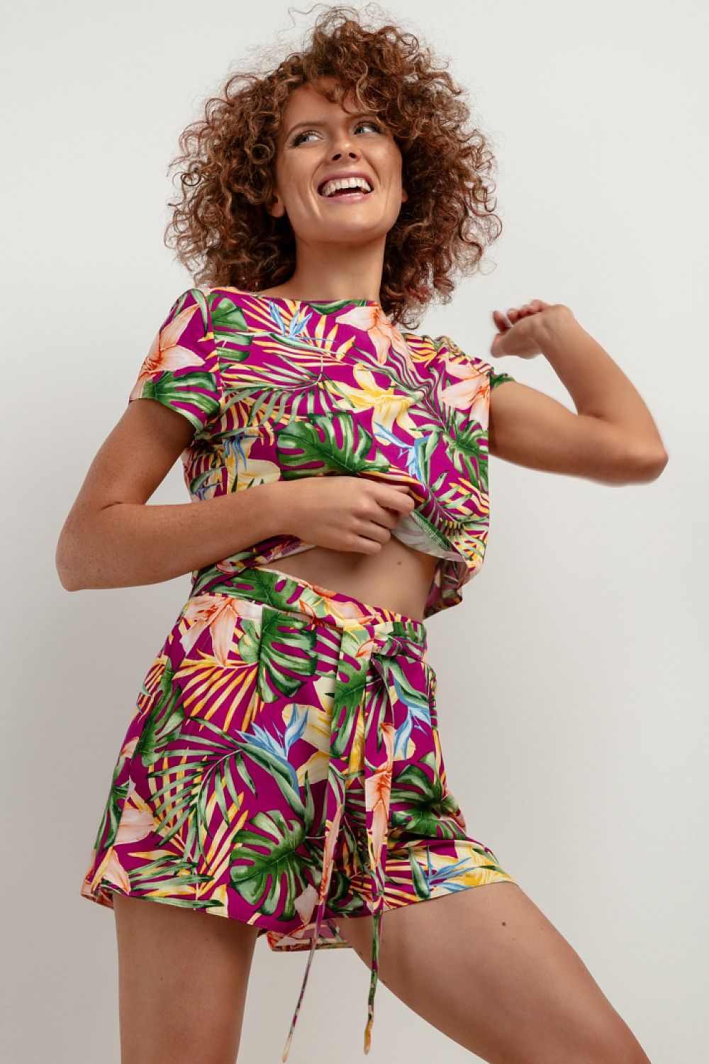 Shorts model 198554 Tessita  Main image