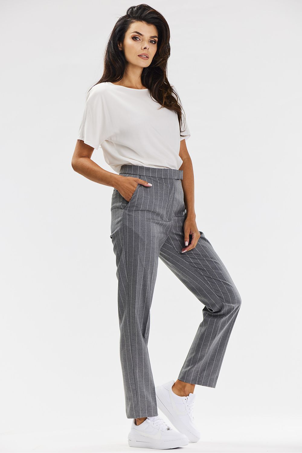 Women trousers model 200562 awama Secondary image