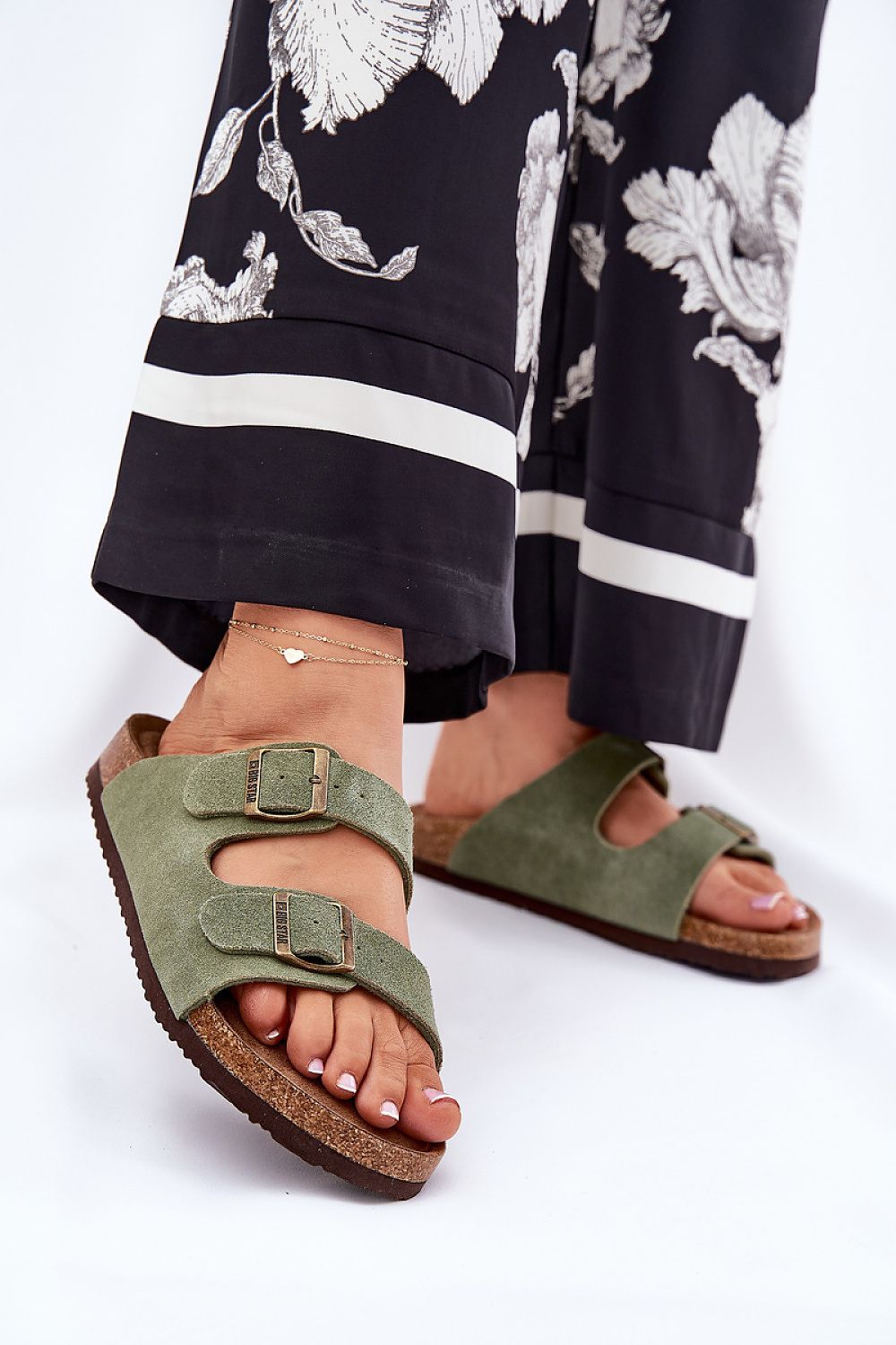  Clacquettes model 211683 Step in style 
