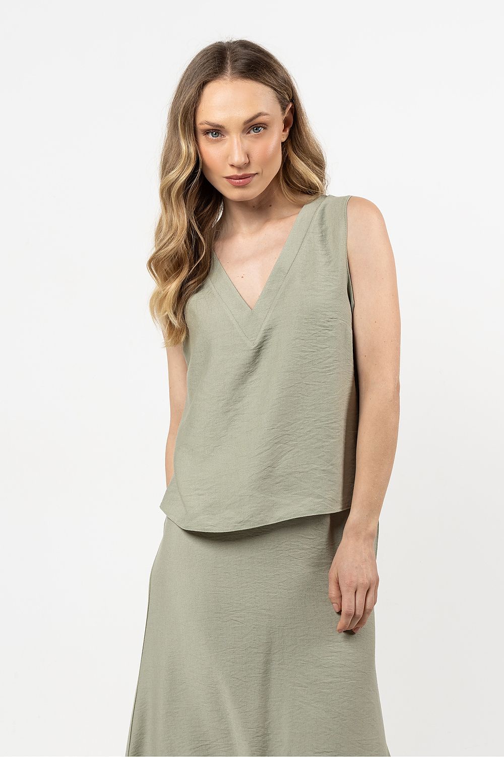 Blouse model 212204 awama  Main image