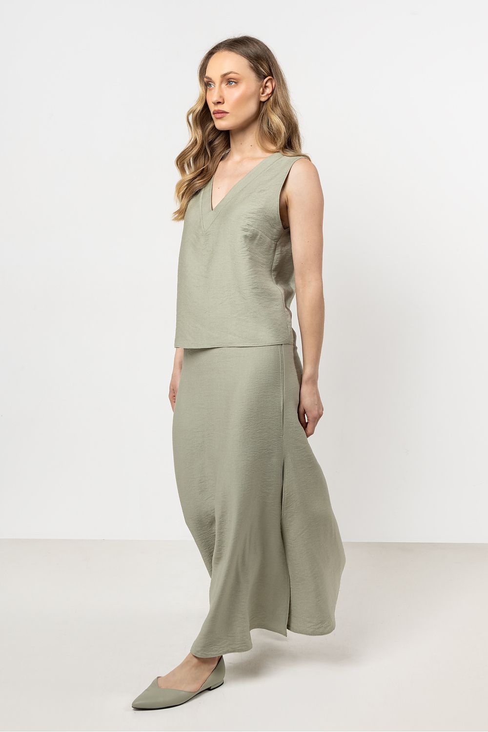 Blouse model 212204 awama Secondary image