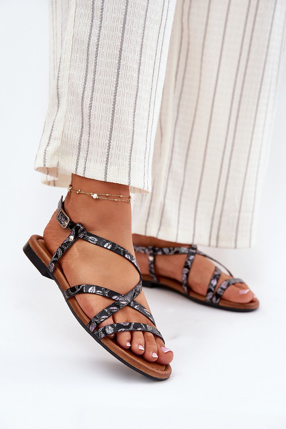  Sandals model 213156 Step in style 