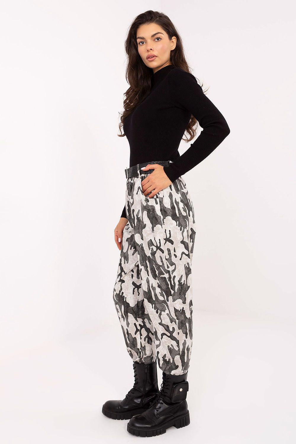 Women trousers model 218437 Italy Moda Secondary image