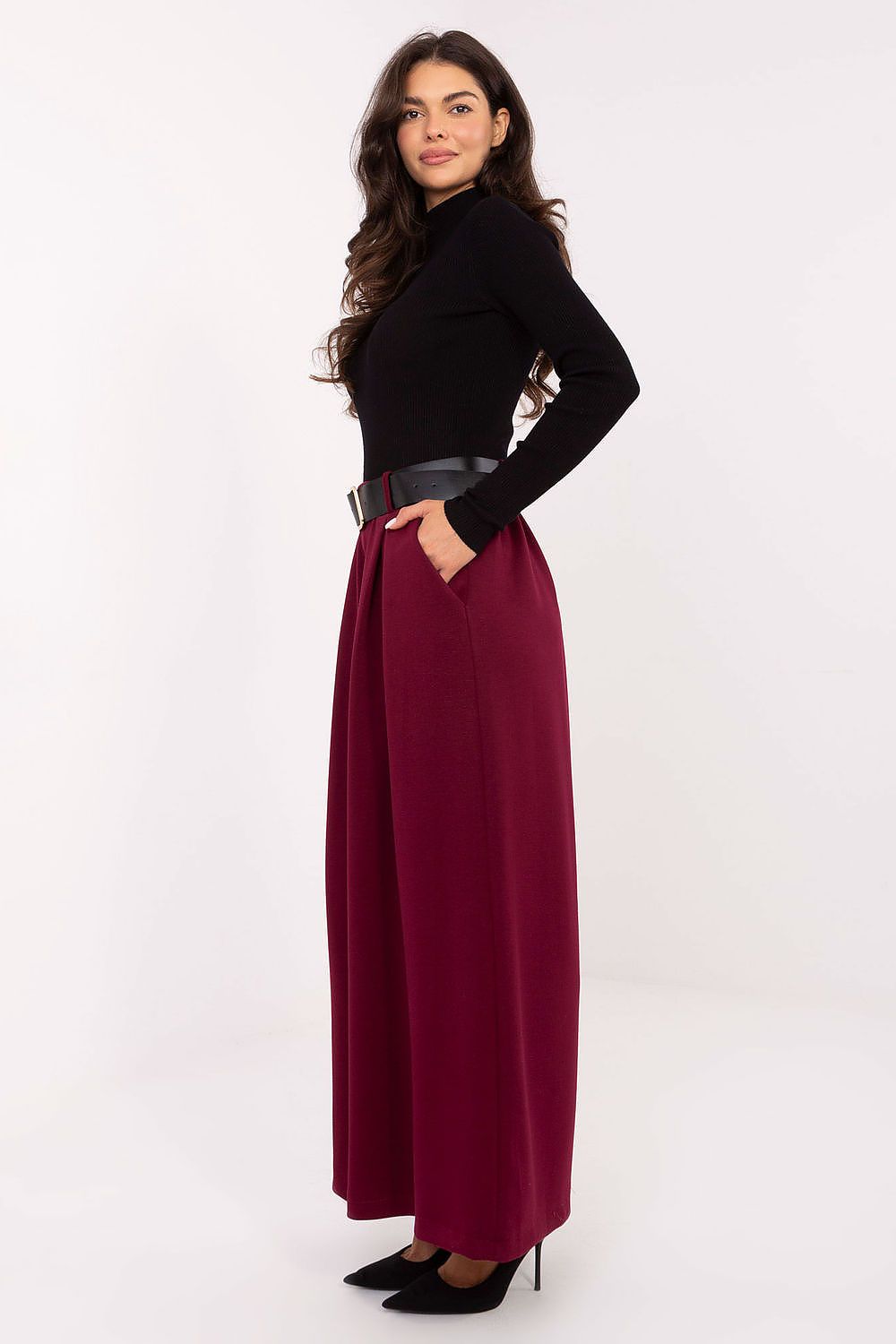  Women trousers model 218450 Italy Moda 
