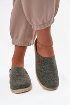  Slippers model 222292 Step in style 