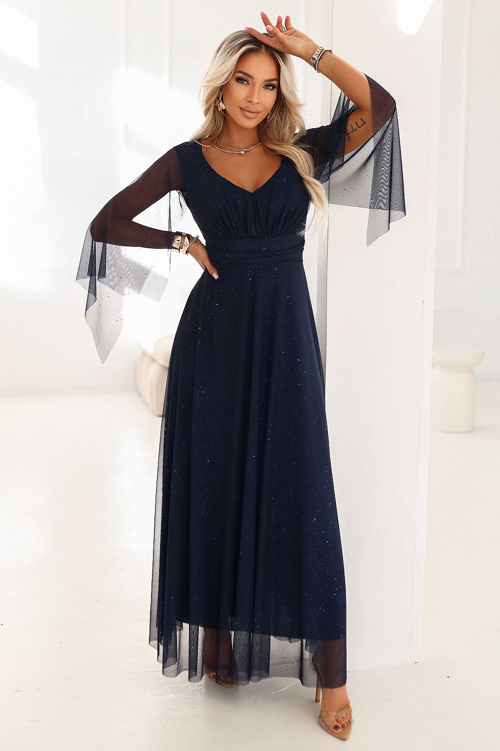 Long dress model 222463 Numoco  Main image