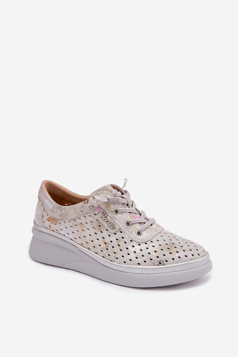 Platform shoes Step in style Secondary image