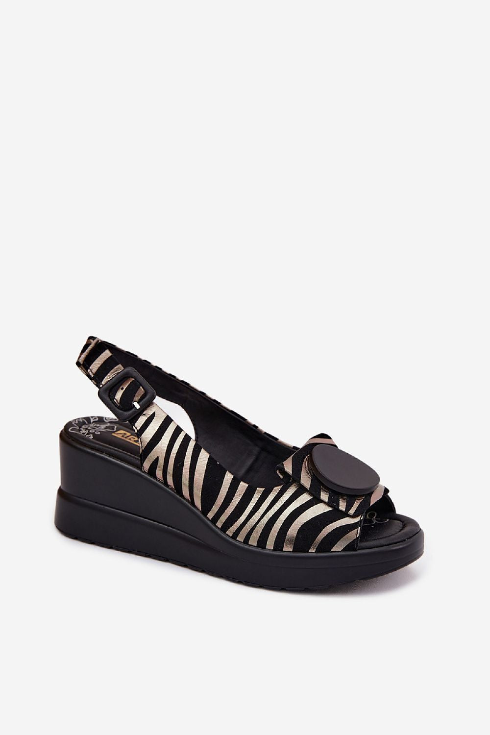 Buskin Step in style Secondary image
