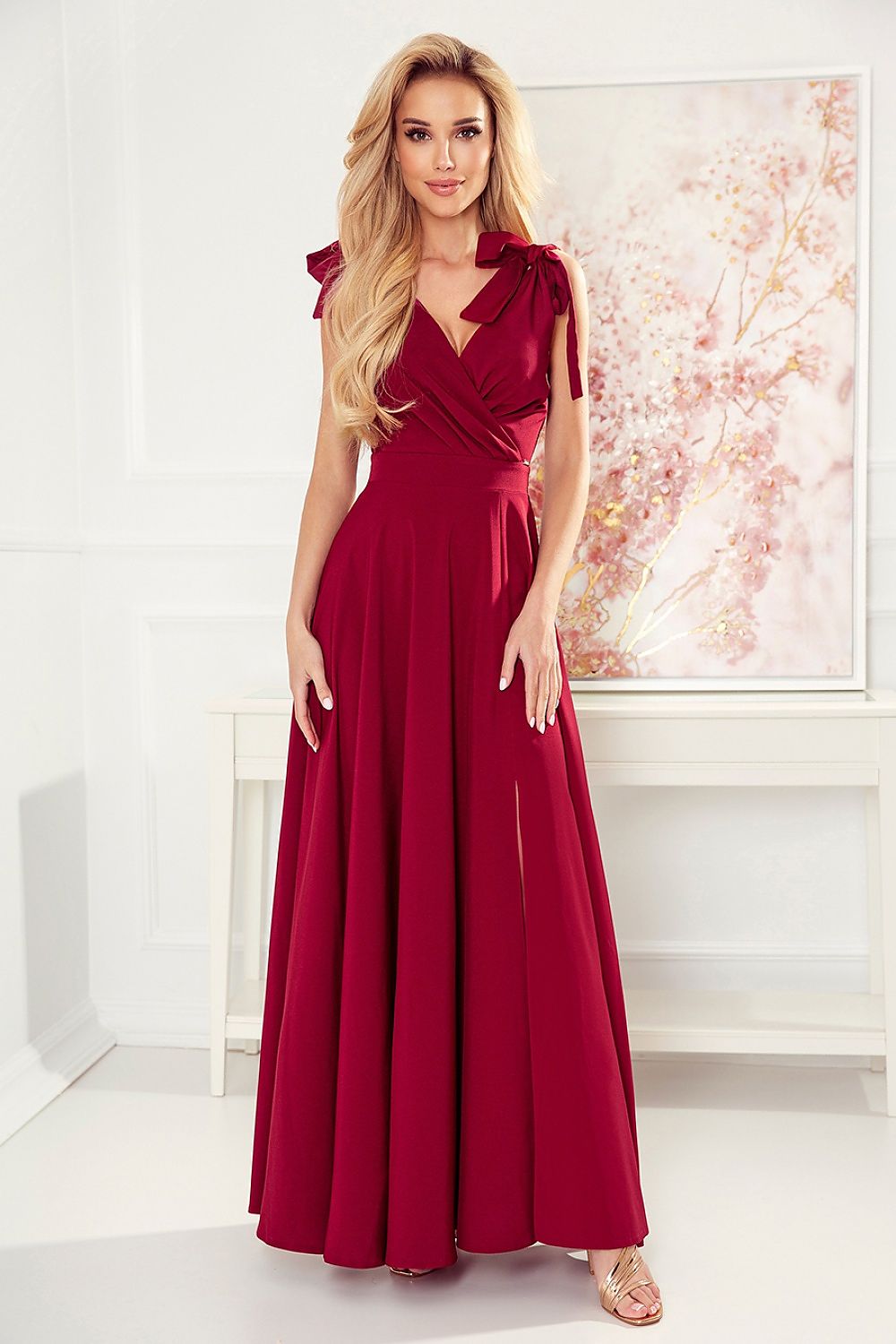 Long dress model 175009 Numoco  Main image