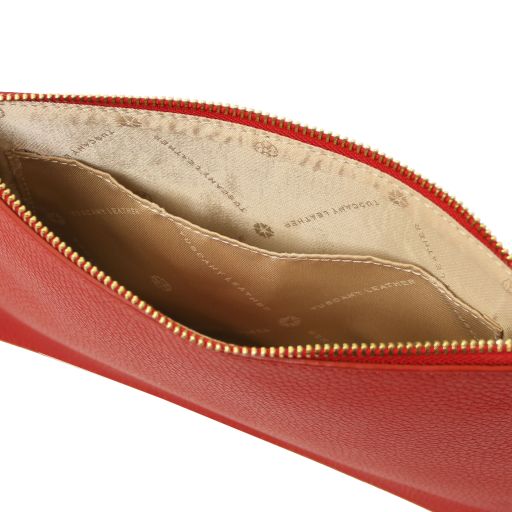 Diva - Leather clutch with chain strap