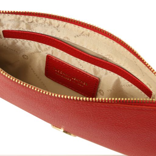 Diva - Leather clutch with chain strap